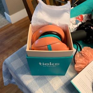 Peach Poppy Tieks size 9